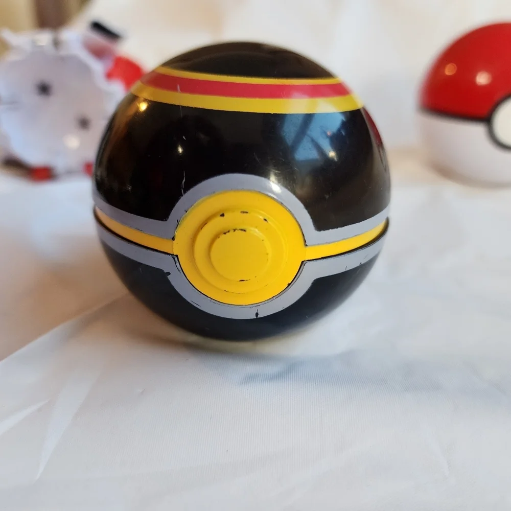 2018 Pokemon Poke Ball Clip ‘N’ Go Luxury  & Throw And Pop Lot Of 3 Empty